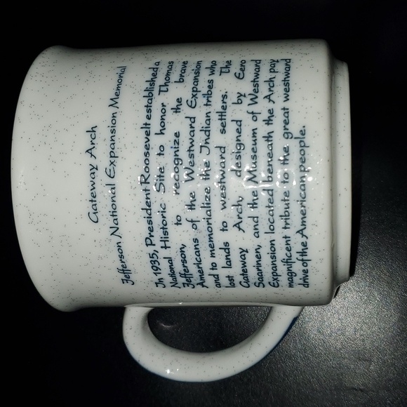 Gateway Arch Saint Louis Missouri coffee Mug preowned euc - Picture 3 of 7